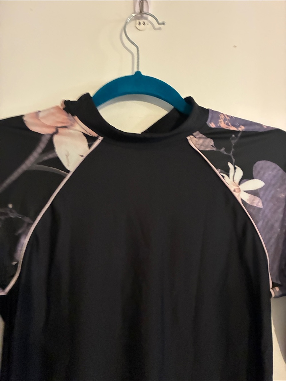 all in motion Black Swim RashGuard Pink Floral-Print Sleeves Sz M Never Worn - Picture 7 of 9